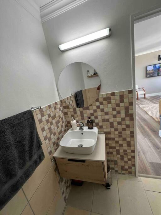 Modern, Trendy And Comfortable 2 Bedroom Apartment In Cape Town Ngoại thất bức ảnh