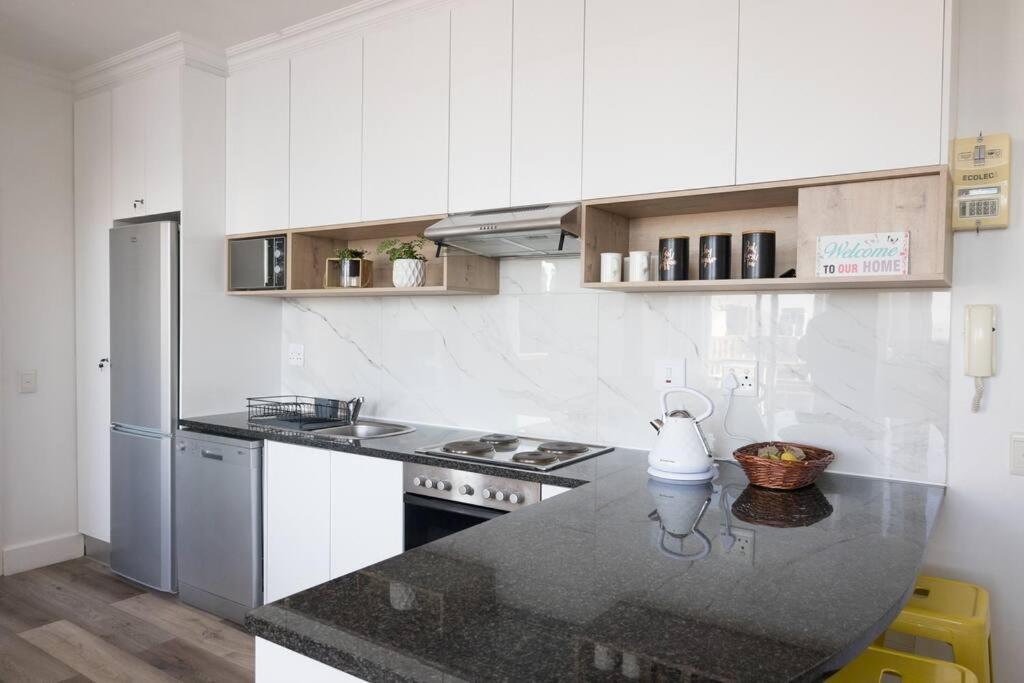 Modern, Trendy And Comfortable 2 Bedroom Apartment In Cape Town Ngoại thất bức ảnh