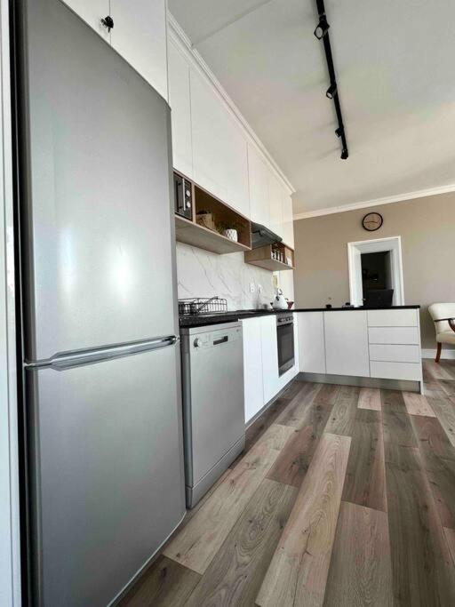 Modern, Trendy And Comfortable 2 Bedroom Apartment In Cape Town Ngoại thất bức ảnh