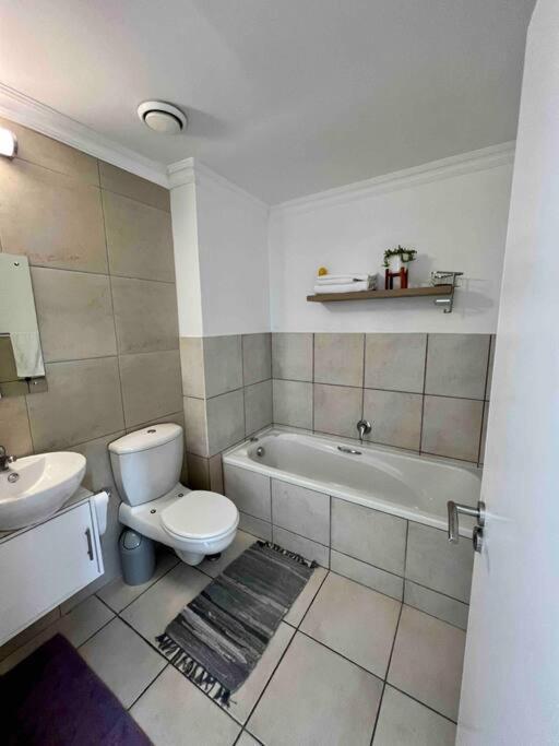 Modern, Trendy And Comfortable 2 Bedroom Apartment In Cape Town Ngoại thất bức ảnh