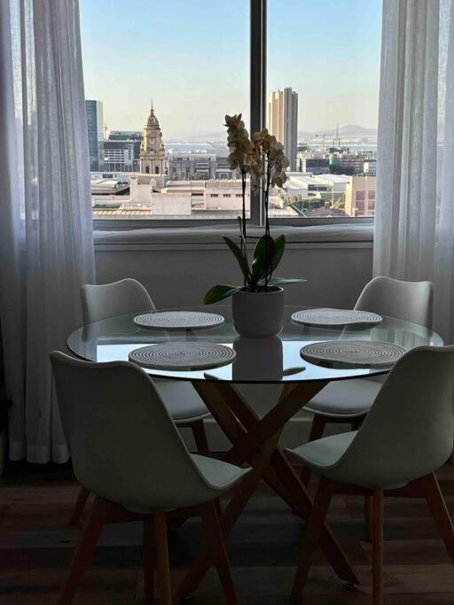 Modern, Trendy And Comfortable 2 Bedroom Apartment In Cape Town Ngoại thất bức ảnh