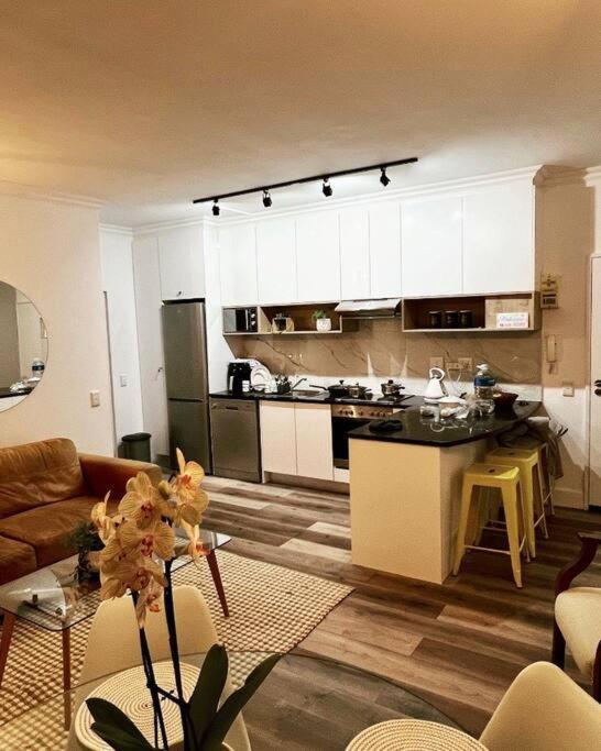 Modern, Trendy And Comfortable 2 Bedroom Apartment In Cape Town Ngoại thất bức ảnh