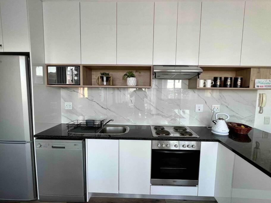 Modern, Trendy And Comfortable 2 Bedroom Apartment In Cape Town Ngoại thất bức ảnh