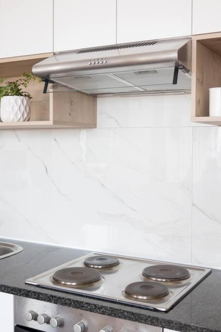Modern, Trendy And Comfortable 2 Bedroom Apartment In Cape Town Ngoại thất bức ảnh