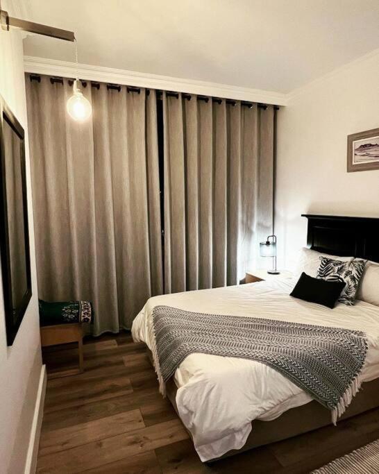 Modern, Trendy And Comfortable 2 Bedroom Apartment In Cape Town Ngoại thất bức ảnh