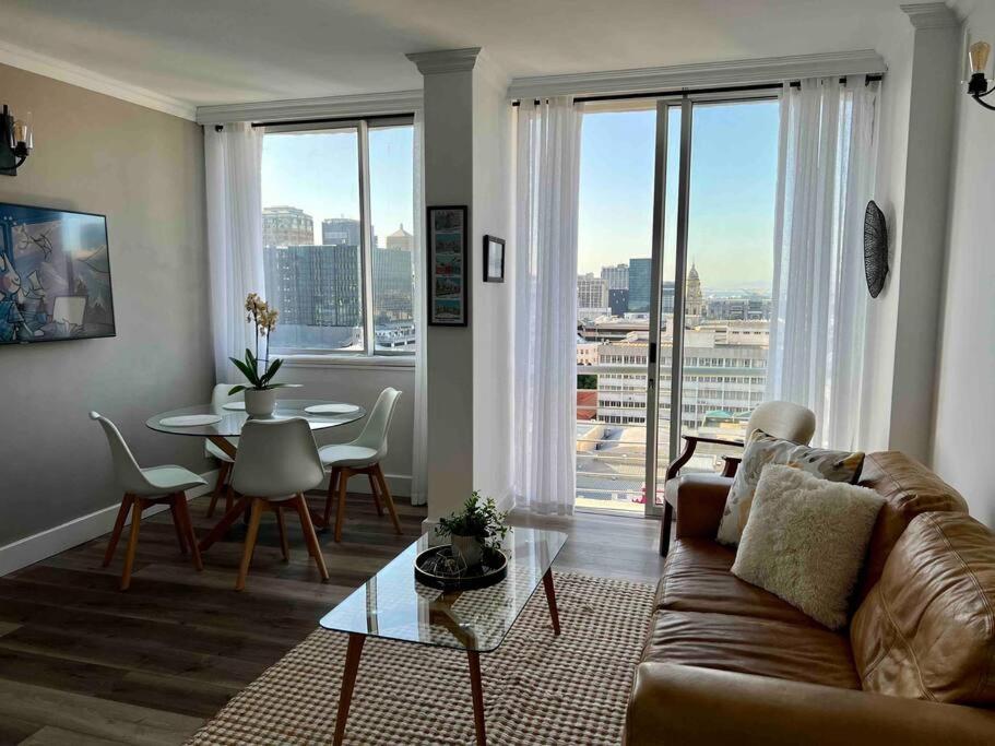 Modern, Trendy And Comfortable 2 Bedroom Apartment In Cape Town Ngoại thất bức ảnh