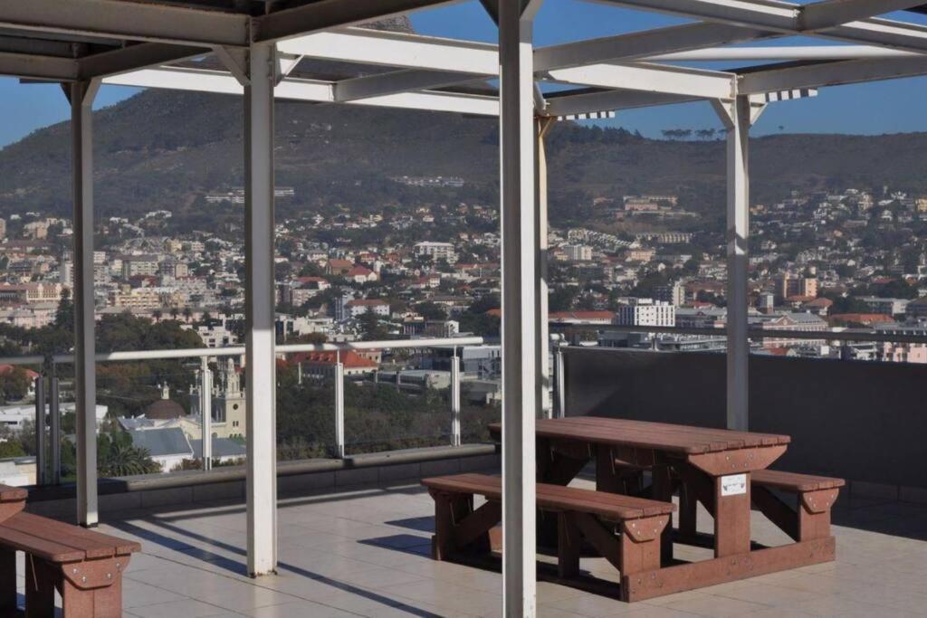 Modern, Trendy And Comfortable 2 Bedroom Apartment In Cape Town Ngoại thất bức ảnh